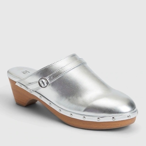 GAP Shoes - GAP faux leather silver clogs NWT